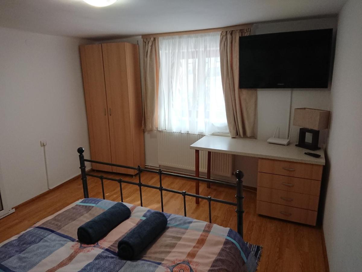 Katy'S Studio Apartment Brasov Exterior photo